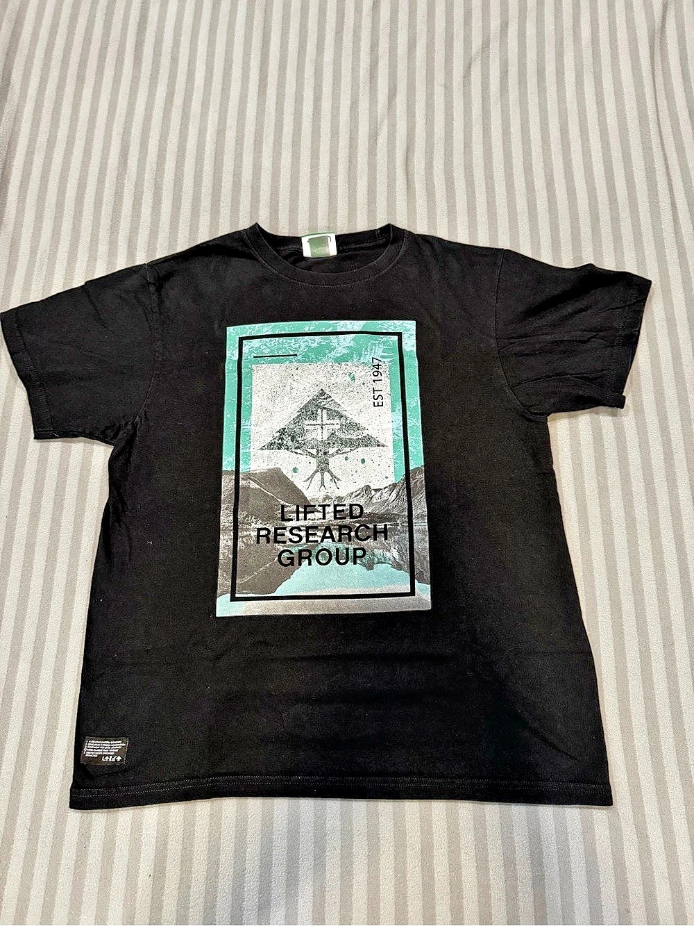 LRG Lifted Research Group Graphic Tee in Black Size Large Like New